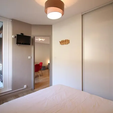 Daire T2 Avec Balcon, Parking Privatif, Idealement Situe Au Mont-dore, Proche Centre Et Thermes - Fr-1-608-244 Le Mont-Dore